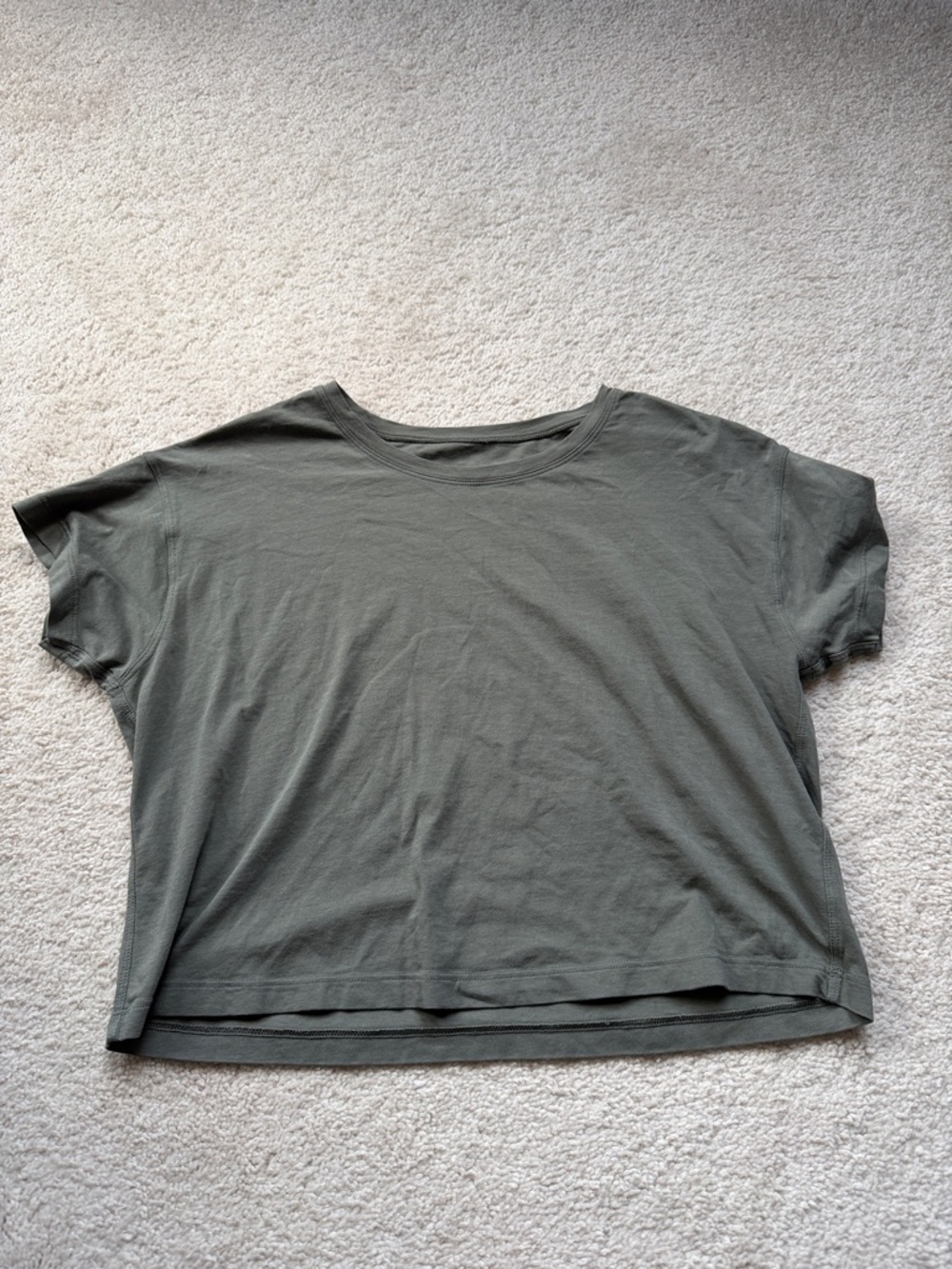 Lululemon Cates Tee size 4 in Green